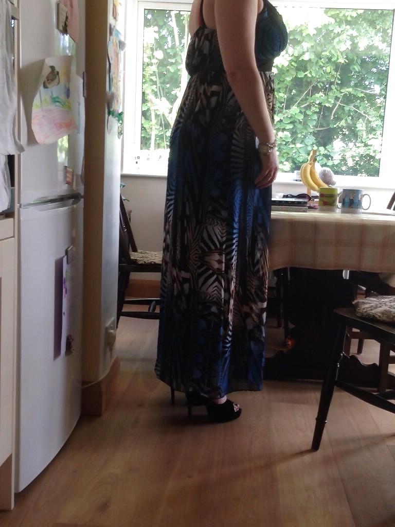 11P Red Hot Horny Flashing MILF