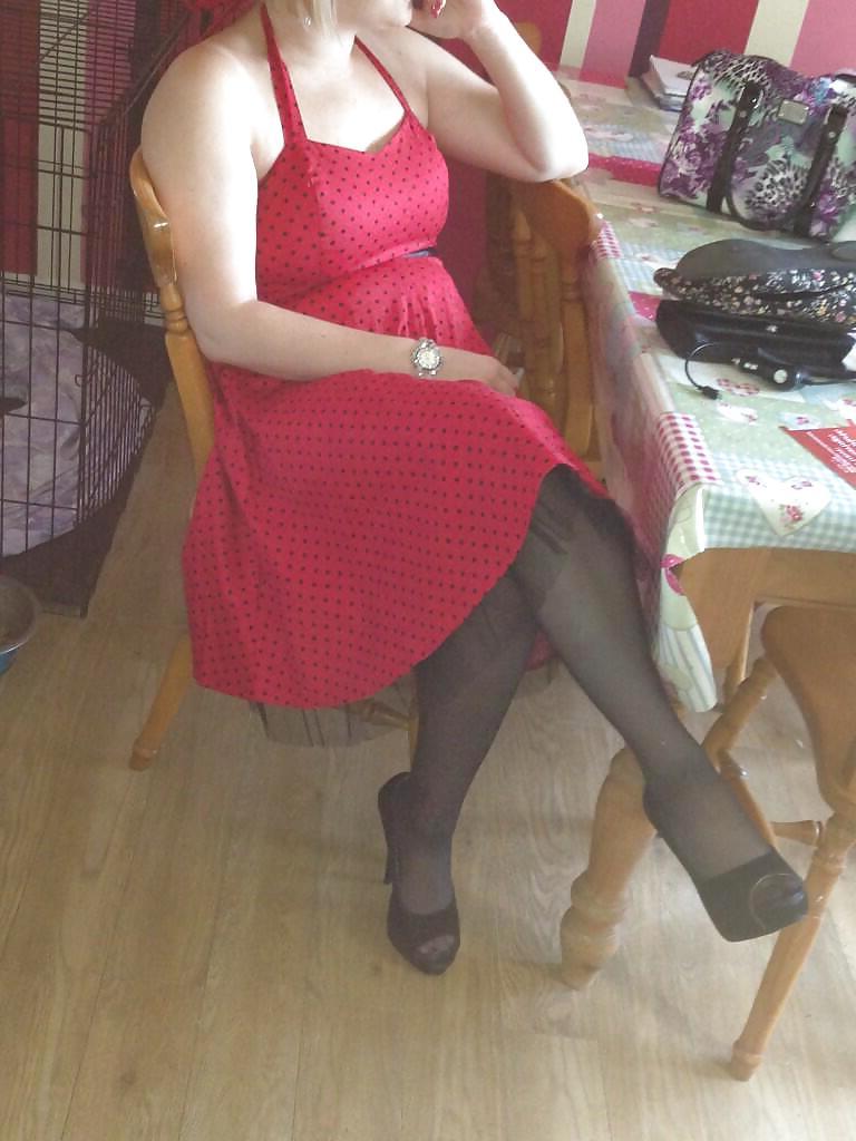 11P Red Hot Horny Flashing MILF