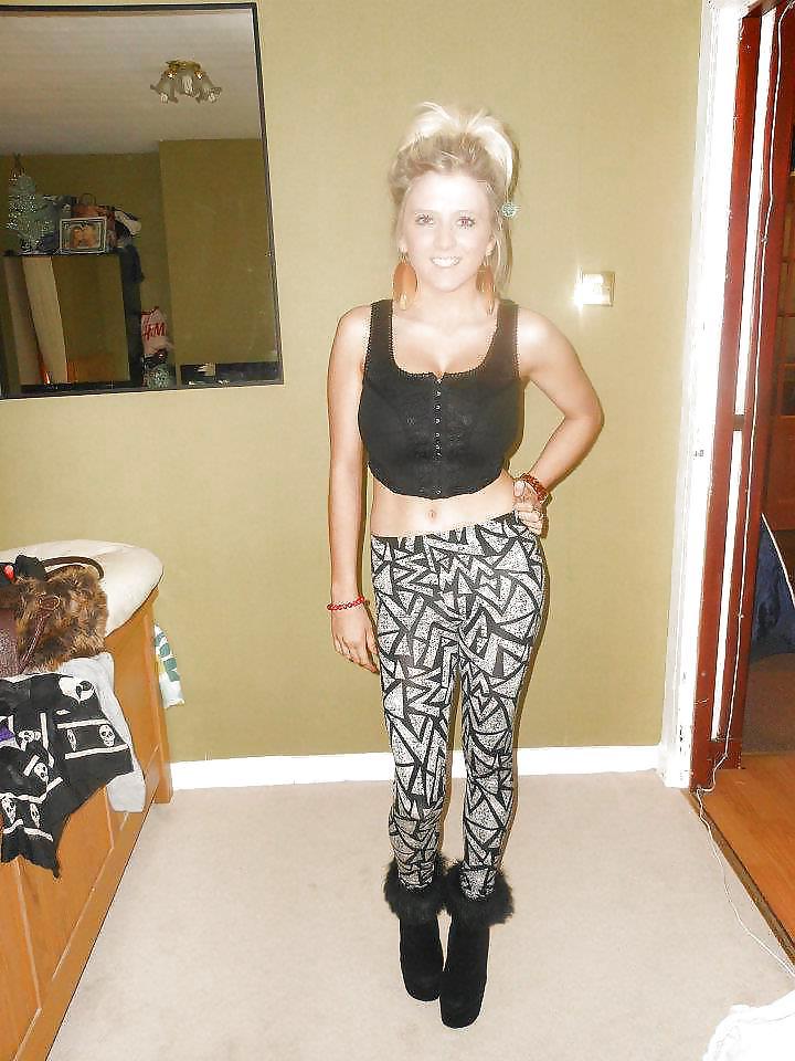 25P Sluts in tight pants! 14