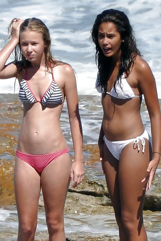 25P Horny nudist girls showing pussies & tits Beach teen 12
