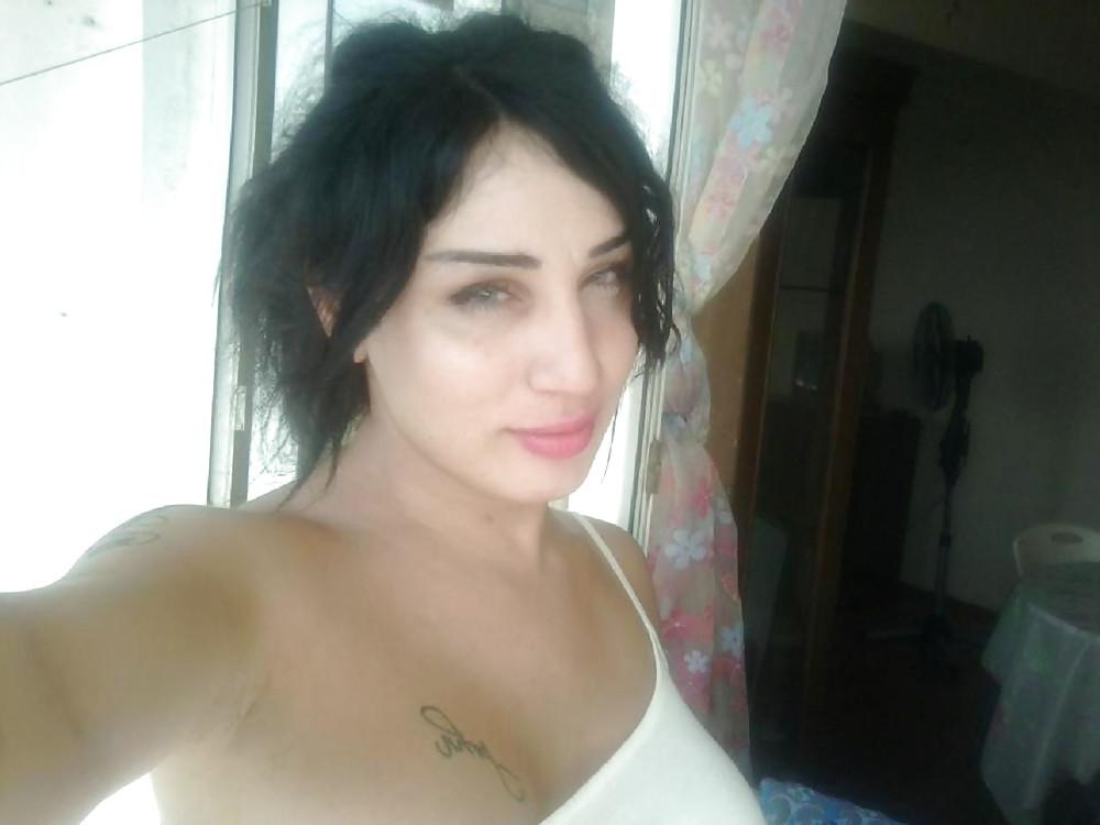 8P Turkish woman: Aliye