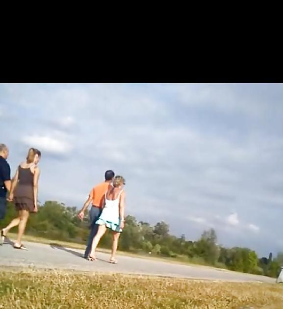 11P Slut flashed in park