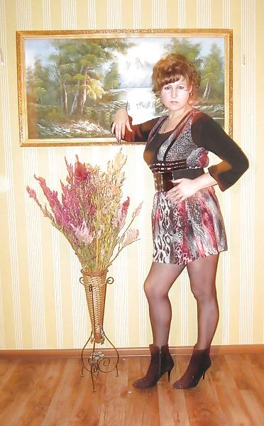 25P Russians mature woman with sexy legs!