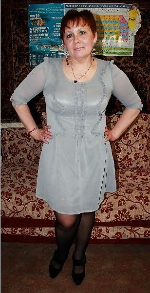 25P Russians mature woman with sexy legs!
