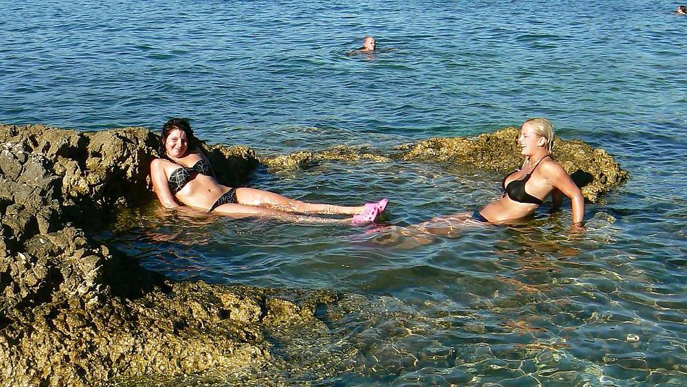 25P Beach Tits