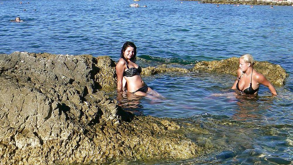25P Beach Tits