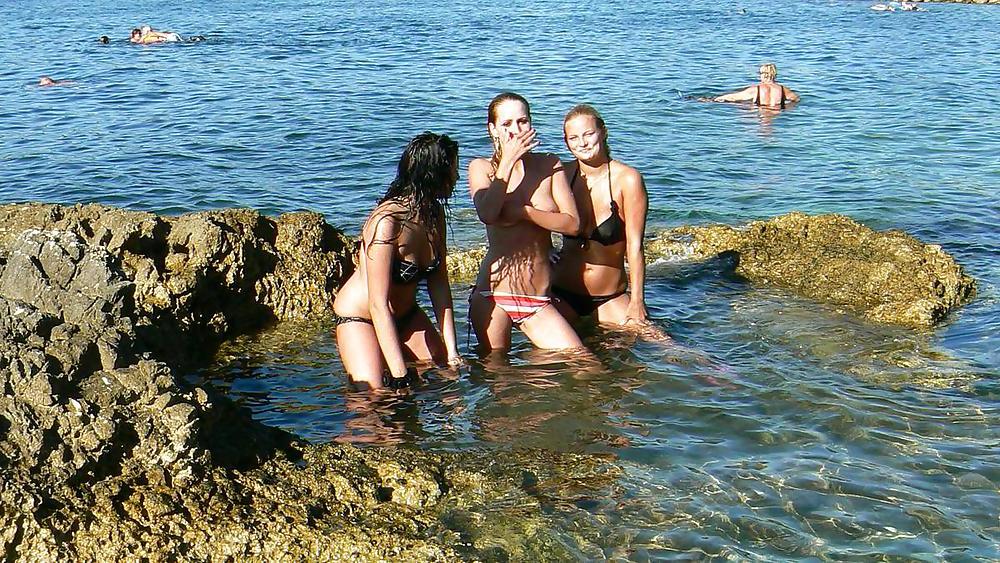 25P Beach Tits