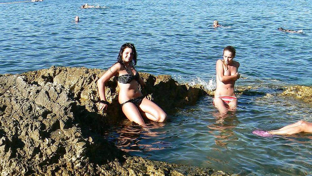 25P Beach Tits