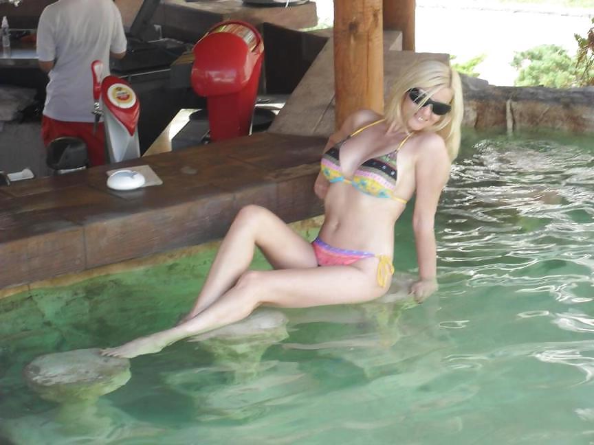 25P Amazing blonde bombshell milf nn