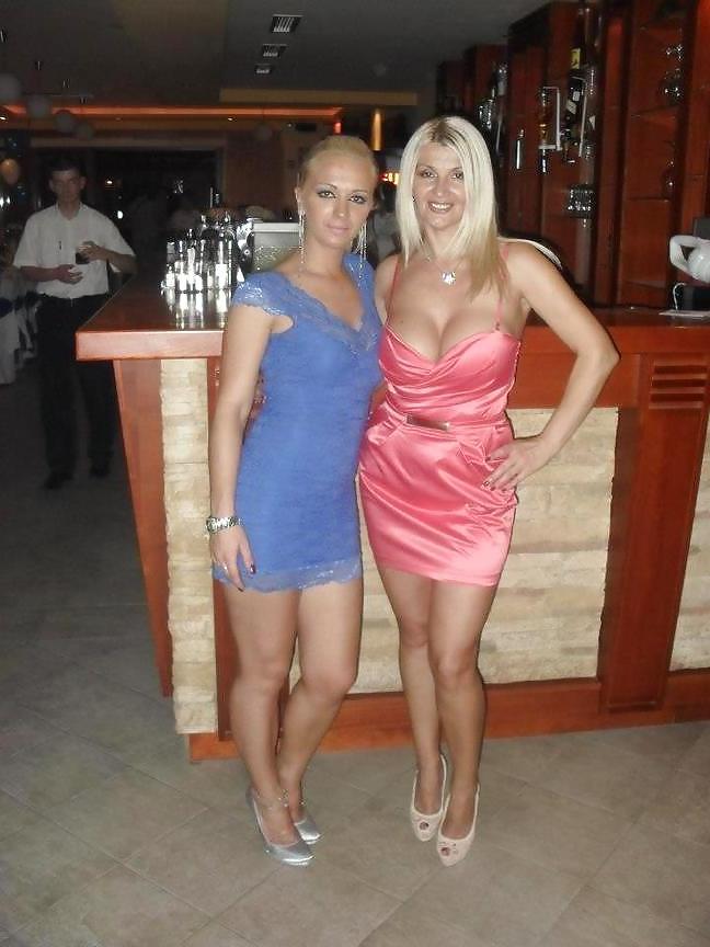25P Amazing blonde bombshell milf nn