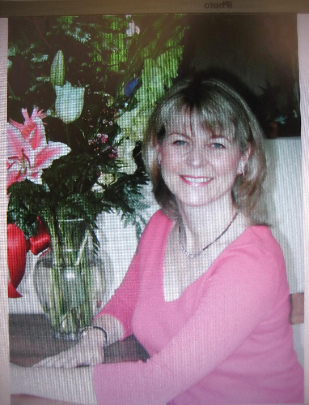 12P Horny mature woman