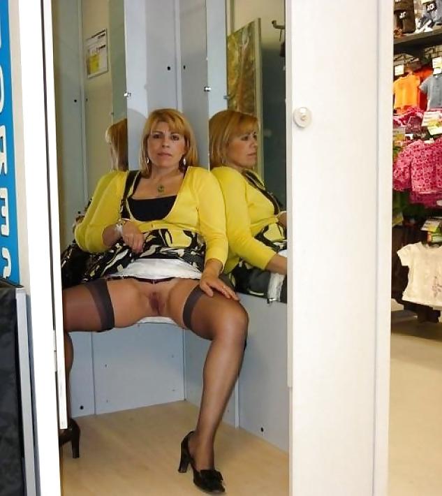 25P Beautiful Public Flashing 7 by Voyeur TROC