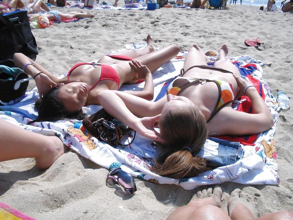 25P Horny nudist girls showing pussies & tits Beach teen 15
