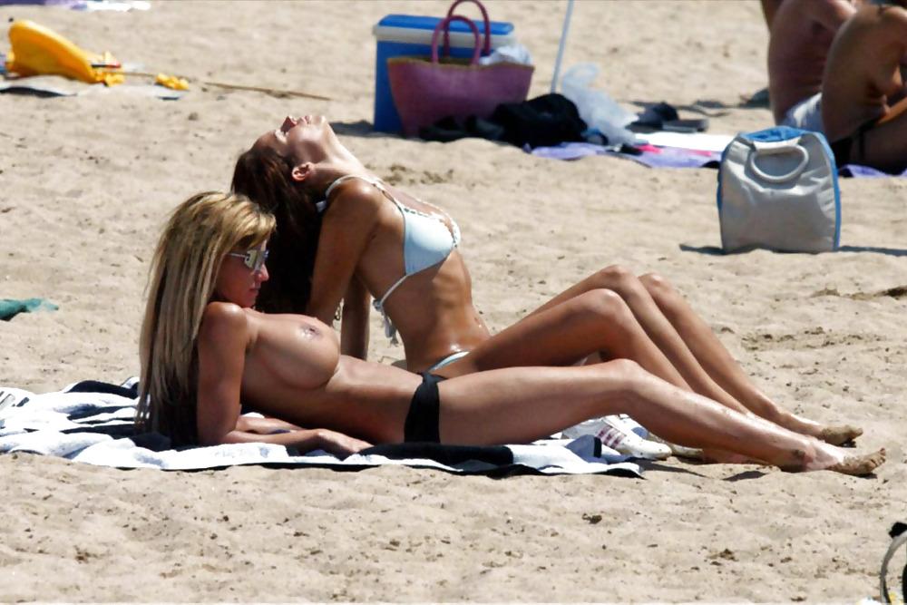 23P Beach voyeur