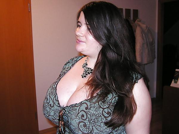 24P Busty Russian Woman 1179