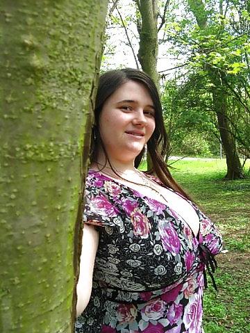 24P Busty Russian Woman 1179