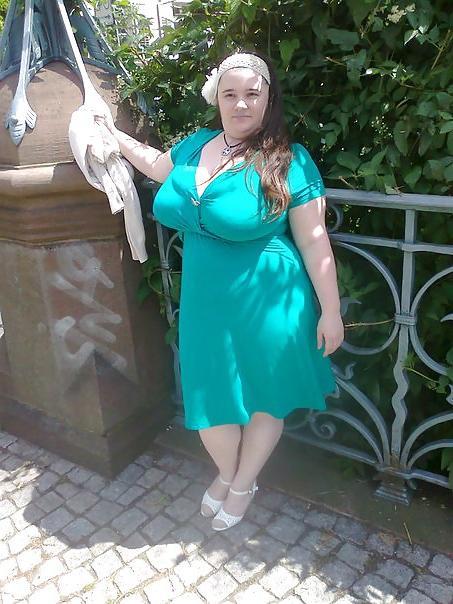 24P Busty Russian Woman 1179