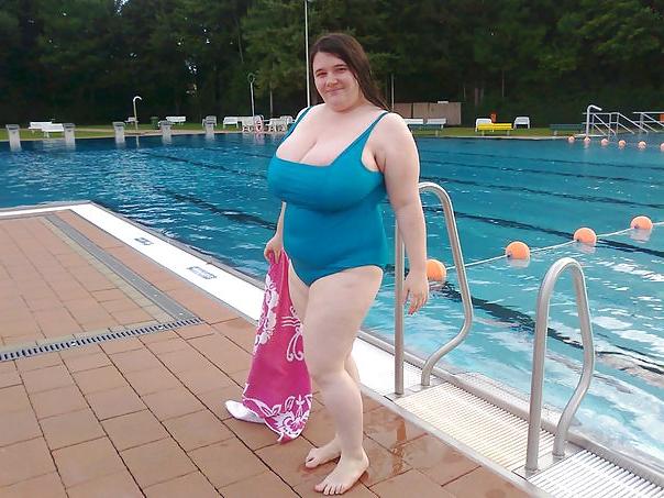 24P Busty Russian Woman 1179