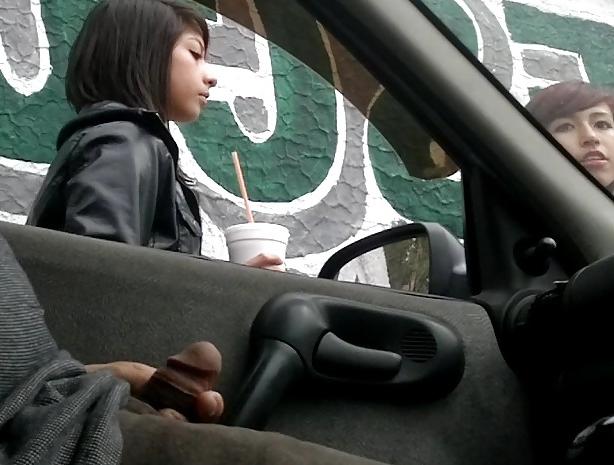 10P Flashing, exhibicionismo, mostrando el pene en la calle 11