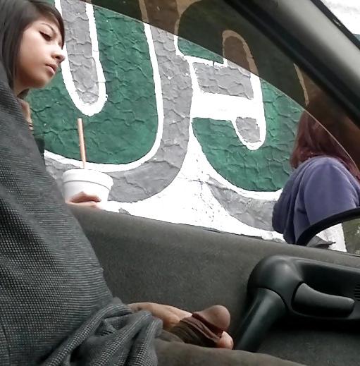10P Flashing, exhibicionismo, mostrando el pene en la calle 11