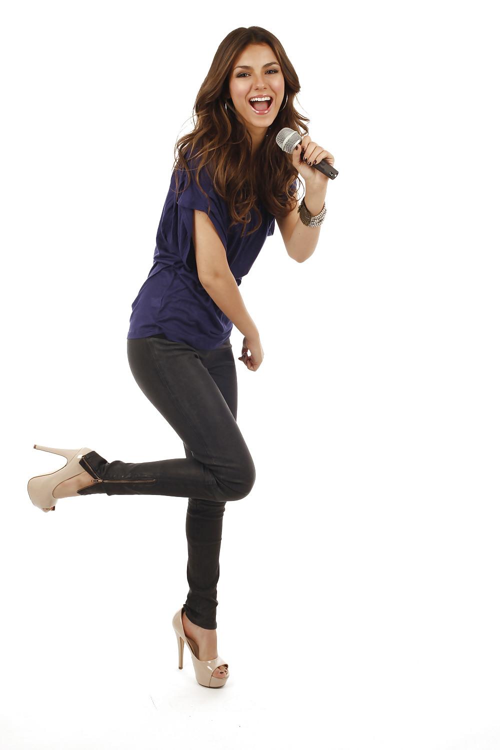 25P Victoria Justice aus Leder