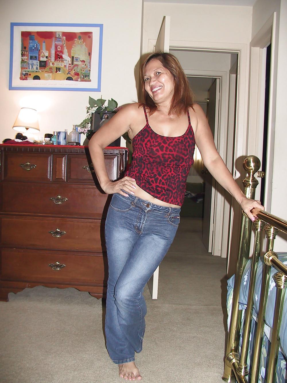 25P Slutty Filipina Milf