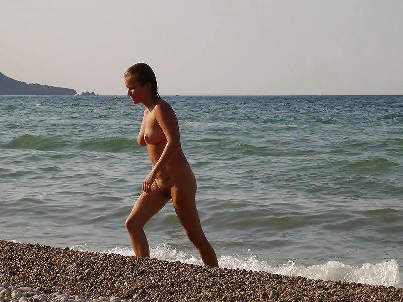 25P Big Beach Boobs