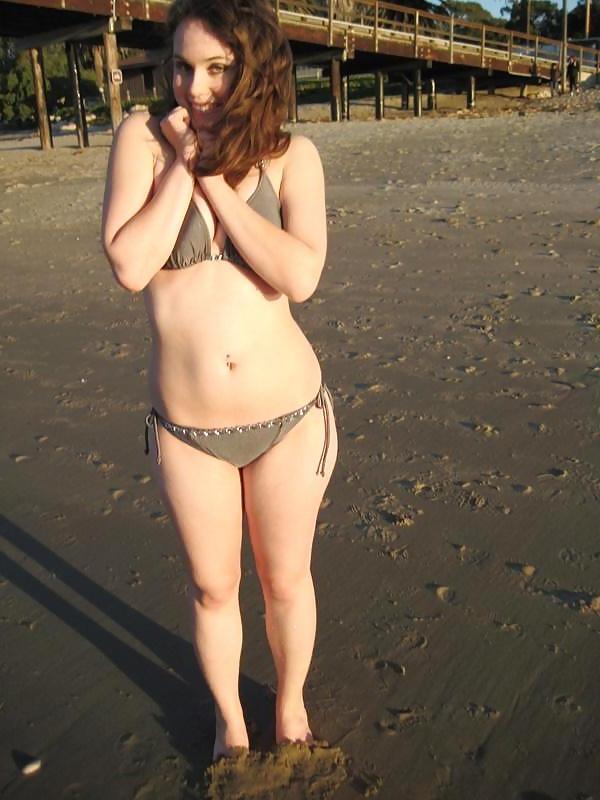 6P Charlotte Vale at the beach