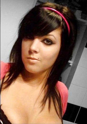 25P Hot teens flashing