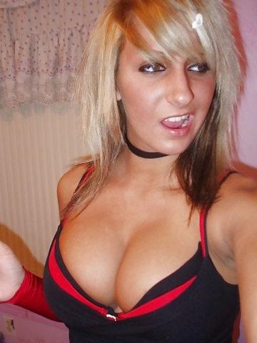 25P Hot teens flashing