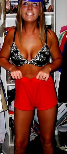 25P Hot teens flashing