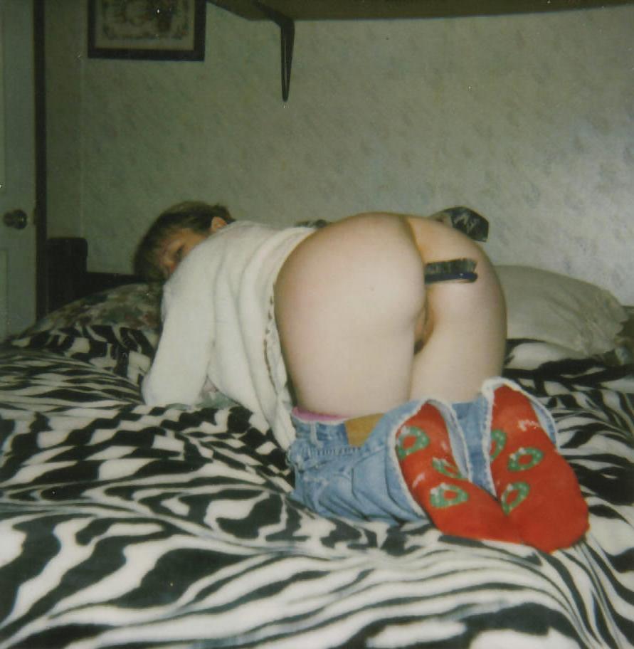25P Old trailer nympho ass