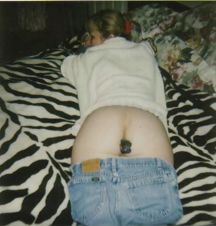 25P Old trailer nympho ass