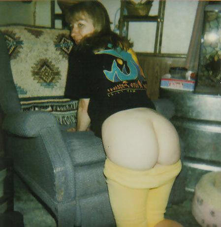 25P Old trailer nympho ass