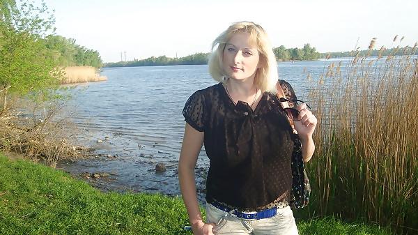 25P Busty Milf Gigi (Non-naked)