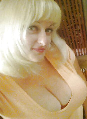 25P Busty Milf Gigi (Non-naked)