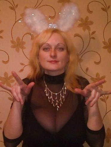 25P Busty Milf Gigi (Non-naked)