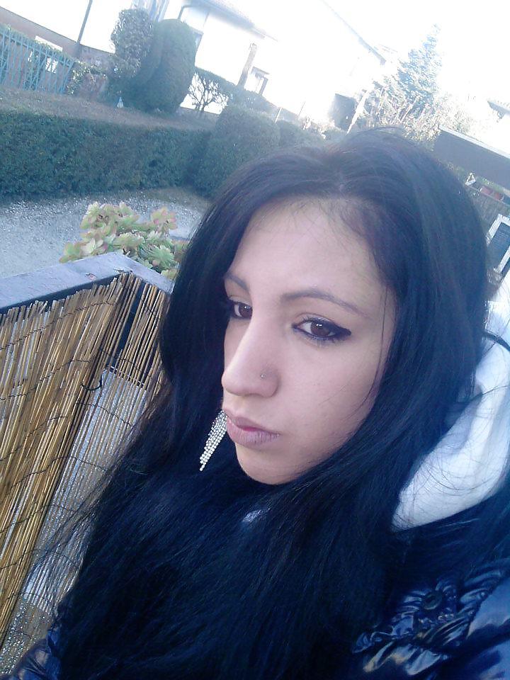20P Italian woman: isabella
