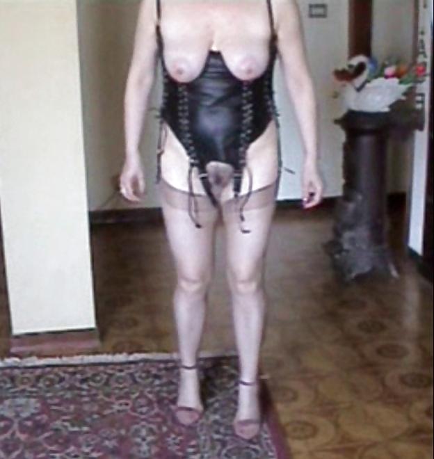 25P My Tits Pussy and Legs in Fetish Leather Guapiere!!!!