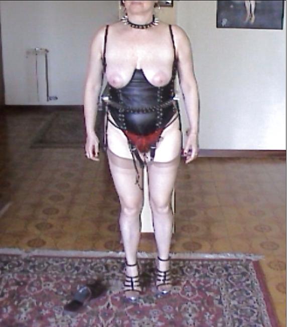 25P My Tits Pussy and Legs in Fetish Leather Guapiere!!!!