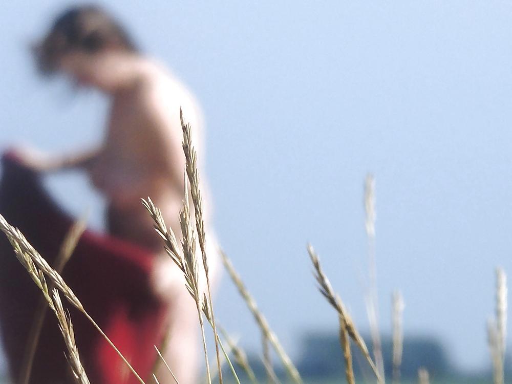 10P Secretly photographed on the beach