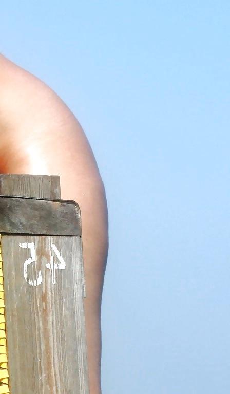 23P Secretly photographed on the beach