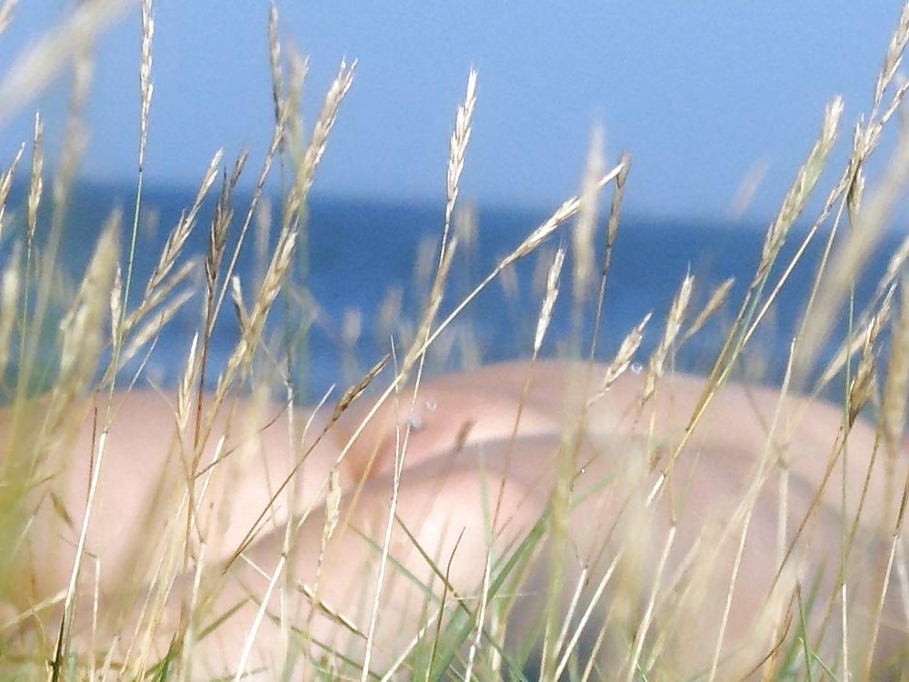 23P Secretly photographed on the beach