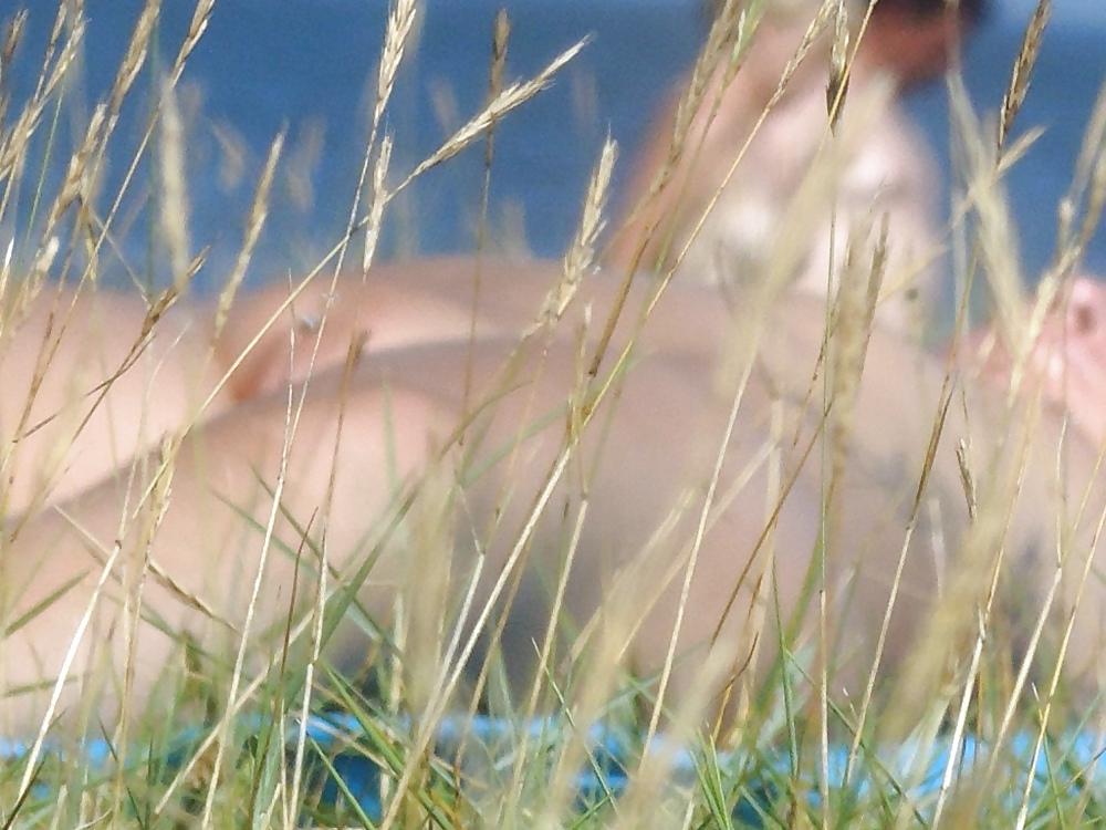 23P Secretly photographed on the beach