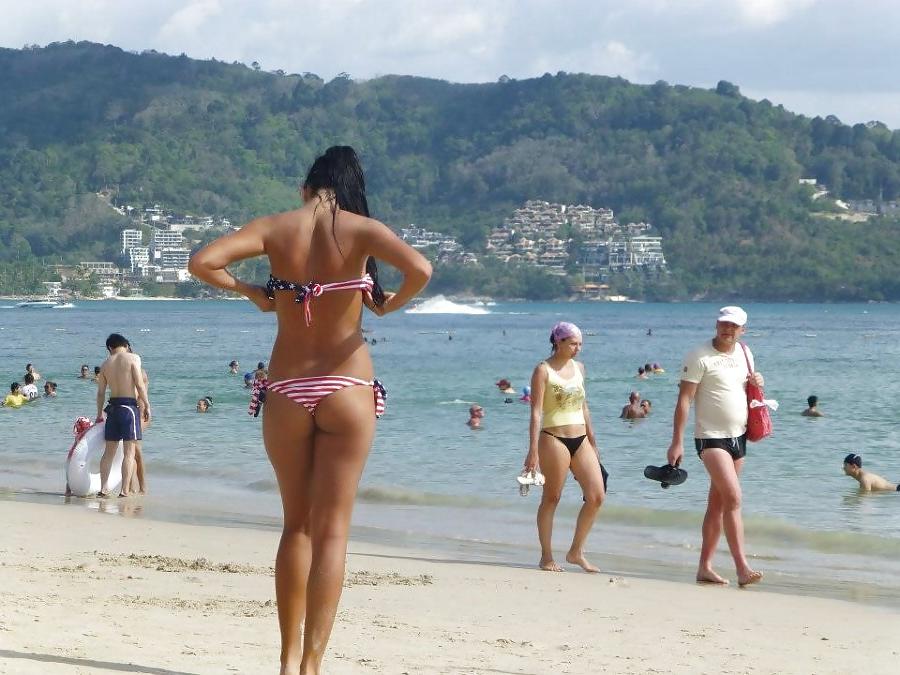 25P Some Beach Butts