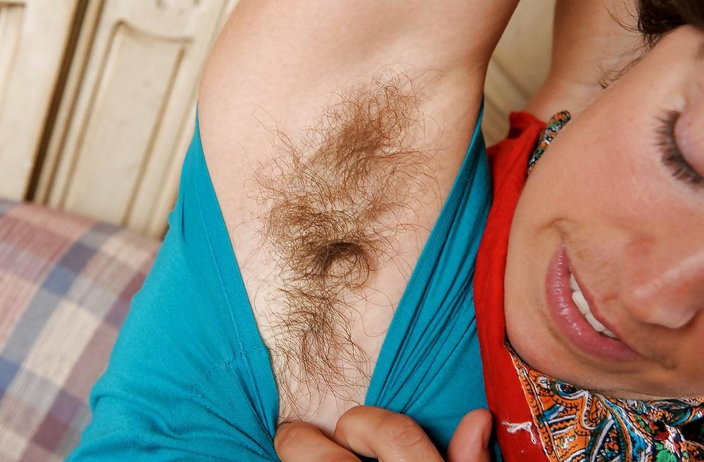 16P Hairy Armpits - Renee
