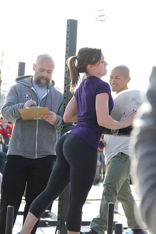 25P Get Your Meat Ready......Yoga Pants... 4