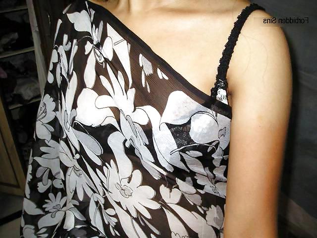 10P Saree Clad Indian Woman Undressing