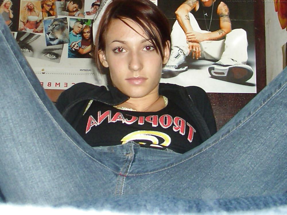 25P Hot College Girl Selfshot 1of2