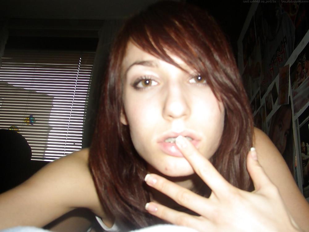25P Hot College Girl Selfshot 1of2